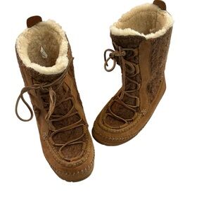 L.L.Bean Wicked Good Lodge Leather Boots with Shearling Lining Womens Size 7